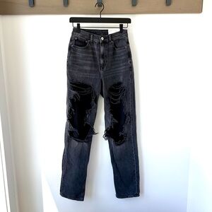 American Eagle Baggy Mom Jeans – Distressed straight Black jeans, Size 0 (NWT)